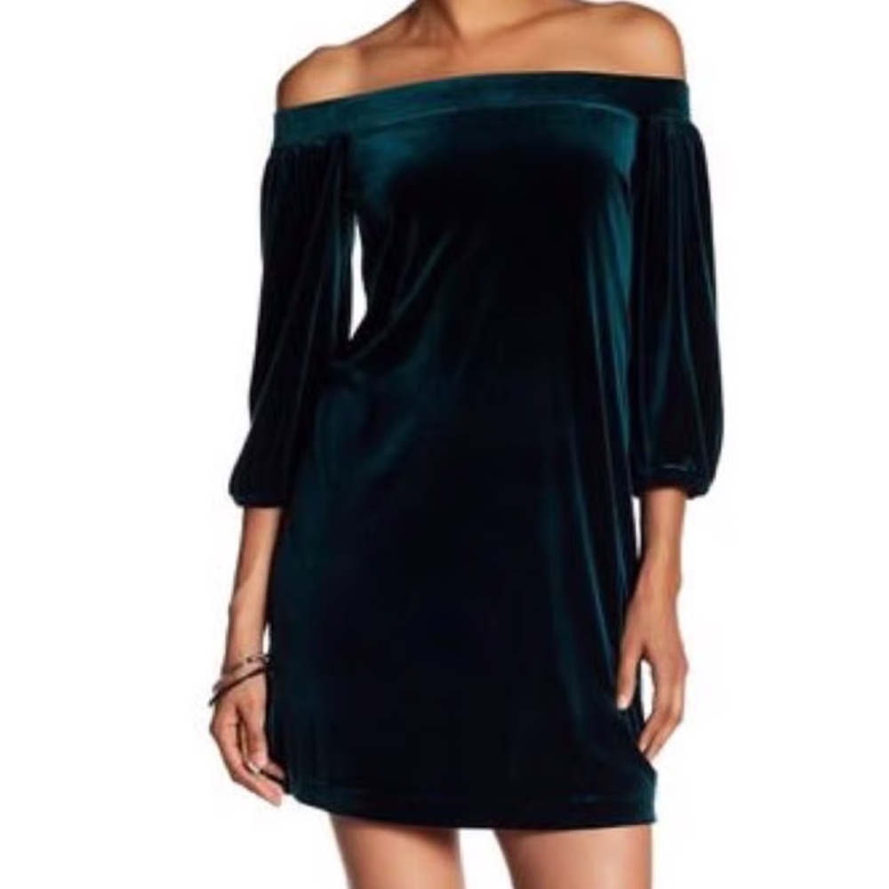 Vince Camuto Green Velvet Off the Shoulder 3/4 Sleeve Mini Cocktail Dress Size S